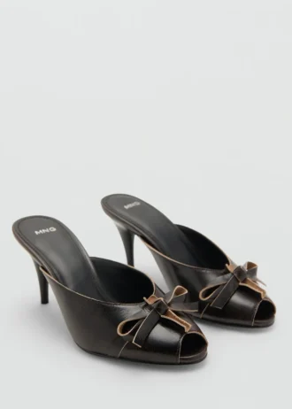 Leder-Sandalen mit hohem Absatz und Schleife
