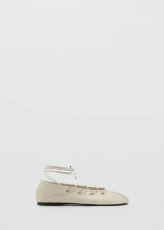 Lederballerinas mit gekreuzten Riemen