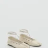 Lederballerinas mit gekreuzten Riemen Lederballerinas mit gekreuzten Riemen