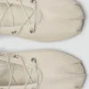 Lederballerinas mit gekreuzten Riemen Lederballerinas mit gekreuzten Riemen