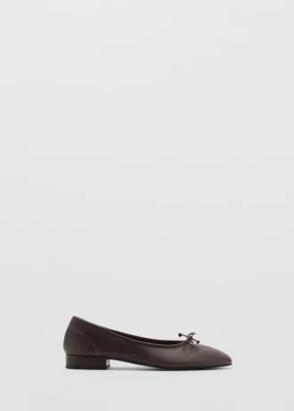 Lederballerinas mit Schleife
