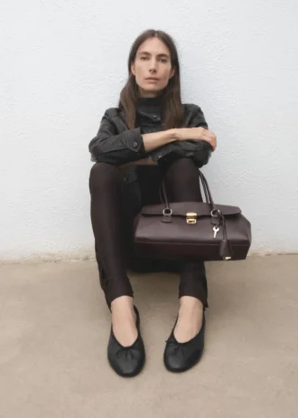 Lederballerinas mit Schleife
