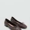 Lederballerinas mit Schleife