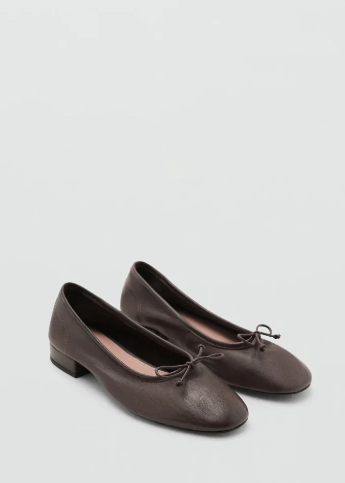 Lederballerinas mit Schleife