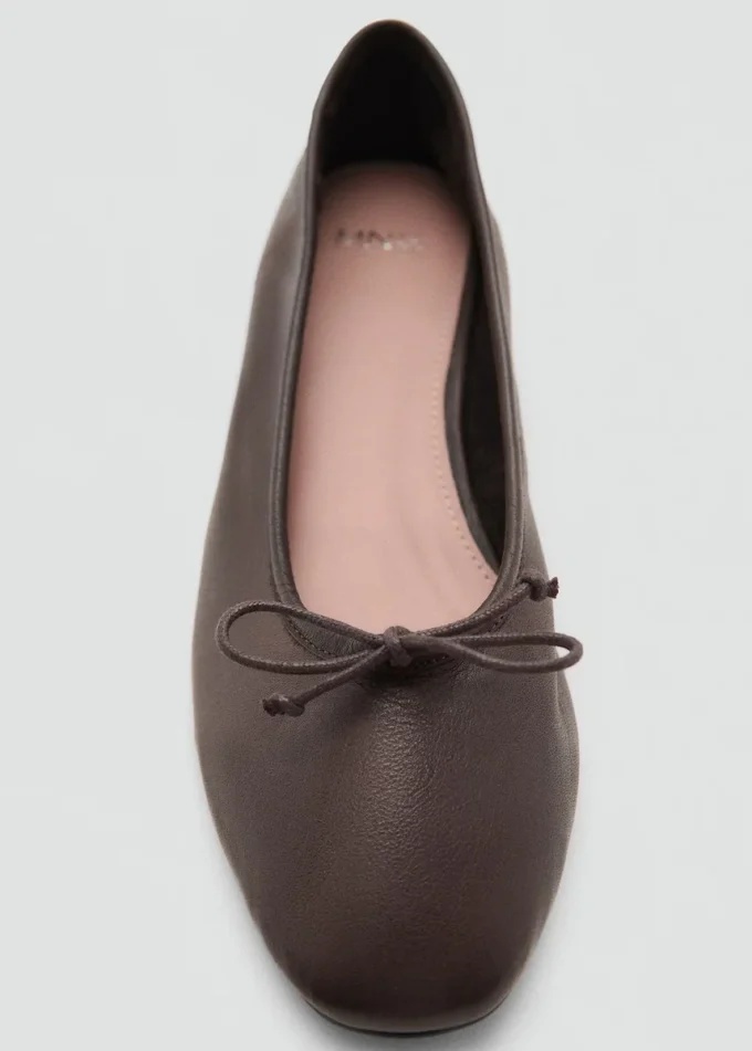 Lederballerinas mit Schleife