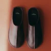 Lederclogs mit Ziernähten Lederclogs mit Ziernähten