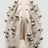 Lederhandtasche mit Kugeldetail Lederhandtasche mit Kugeldetail