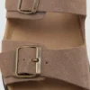 Ledersandalen mit Schnallen Ledersandalen mit Schnallen