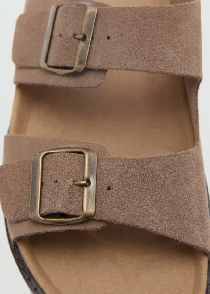 Ledersandalen mit Schnallen Ledersandalen mit Schnallen