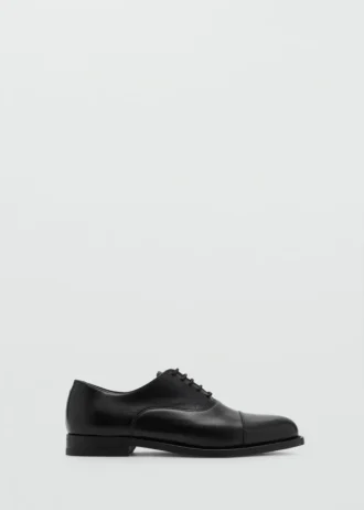 Lederschuhe im Oxford-Stil