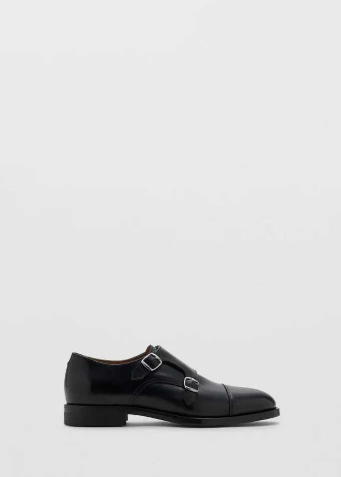Lederschuhe mit doppelter Schnalle Lederschuhe mit doppelter Schnalle