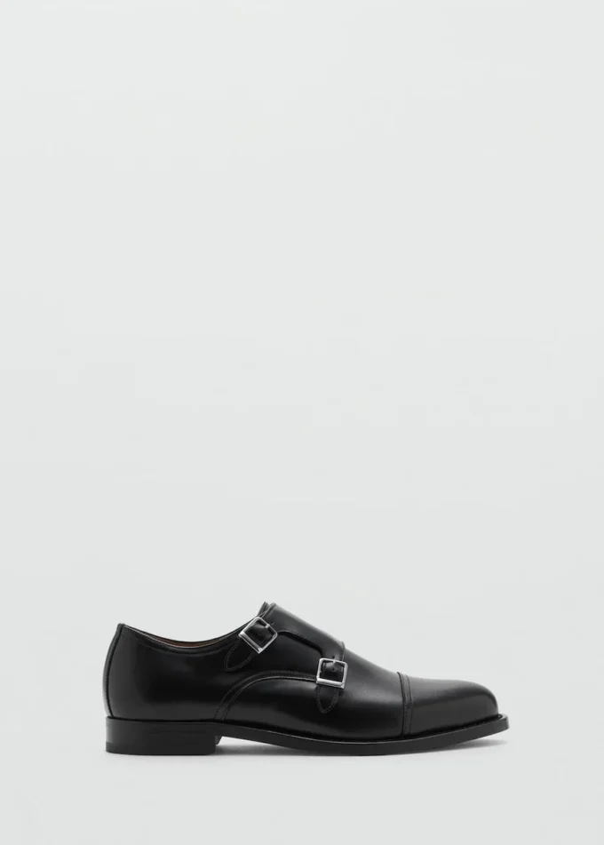 Lederschuhe mit doppelter Schnalle Lederschuhe mit doppelter Schnalle