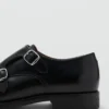 Lederschuhe mit doppelter Schnalle Lederschuhe mit doppelter Schnalle