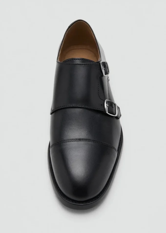 Lederschuhe mit doppelter Schnalle Lederschuhe mit doppelter Schnalle