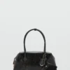 Lederschultertasche mit Anhängern
