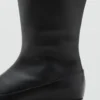 Lederstiefel mit kombiniertem Design Lederstiefel mit kombiniertem Design