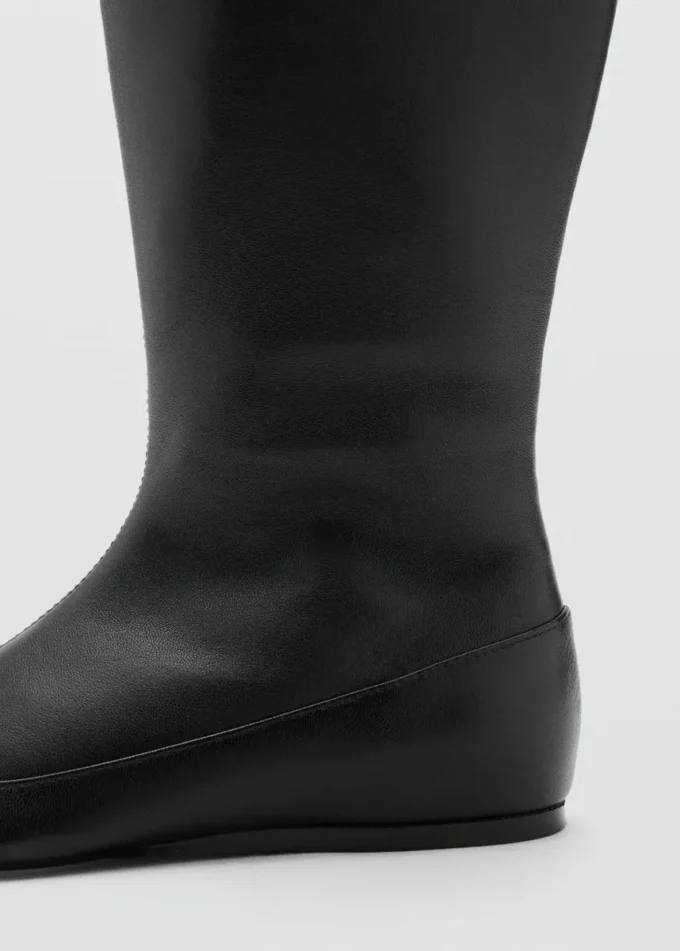 Lederstiefel mit kombiniertem Design Lederstiefel mit kombiniertem Design