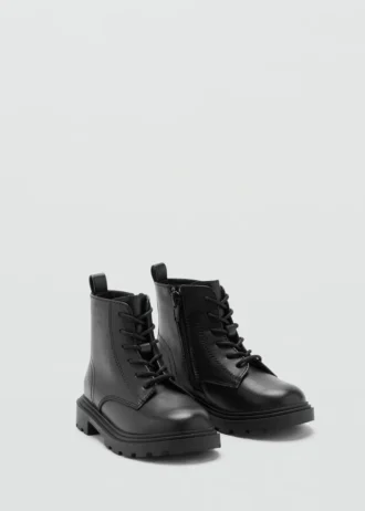 Lederstiefel mit Schnürung