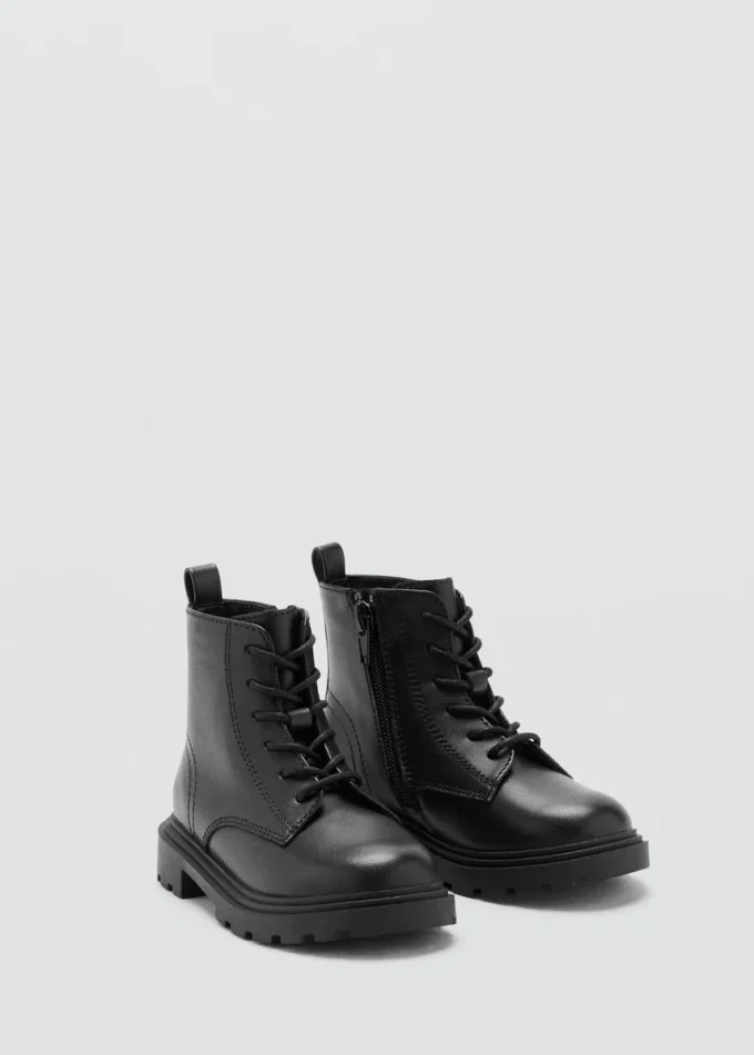 Lederstiefel mit Schnürung