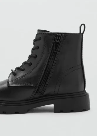 Lederstiefel mit Schnürung