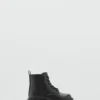Lederstiefel mit Schnürung