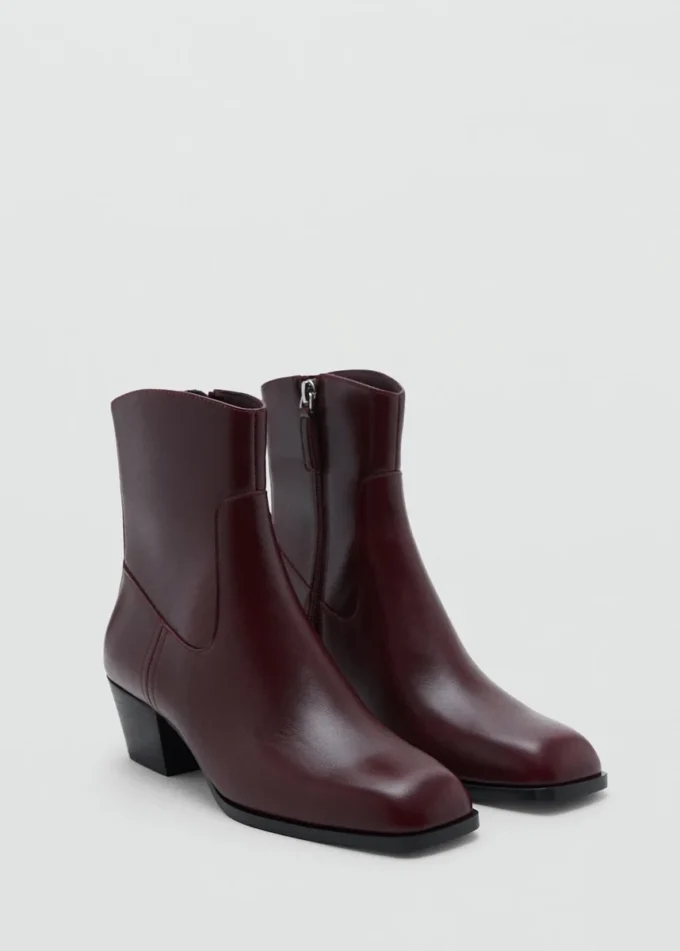 Lederstiefeletten mit eckiger Zehenpartie Lederstiefeletten mit eckiger Zehenpartie
