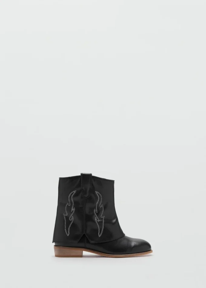 Lederstiefeletten mit Stickdetails Lederstiefeletten mit Stickdetails