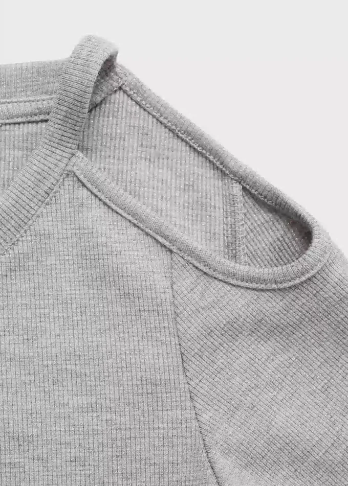 Lurex-Oberteil mit Cut-out Lurex-Oberteil mit Cut-out