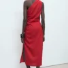 Lyocell-Kleid mit asymmetrischem Ausschnitt Lyocell-Kleid mit asymmetrischem Ausschnitt