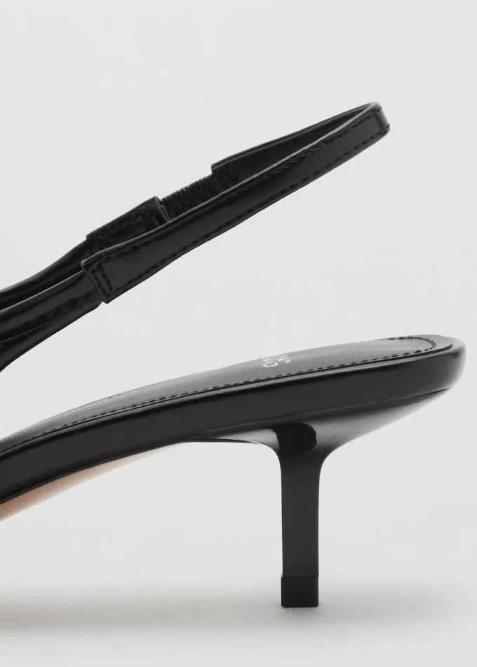 Mesh-Schuhe mit Schnallenverschluss und Stilettoabsatz Mesh-Schuhe mit Schnallenverschluss und Stilettoabsatz