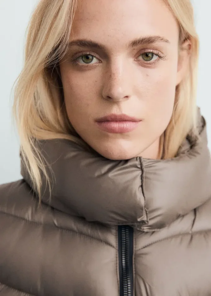 Midi-Anorak mit Kapuze und Steppung Midi-Anorak mit Kapuze und Steppung