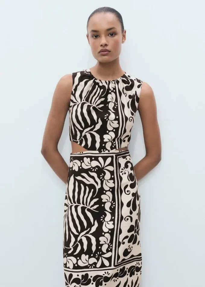 Midi-Kleid mit Cut-outs Midi-Kleid mit Cut-outs