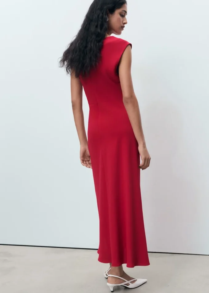 Midi-Kleid mit Rüschen Midi-Kleid mit Rüschen