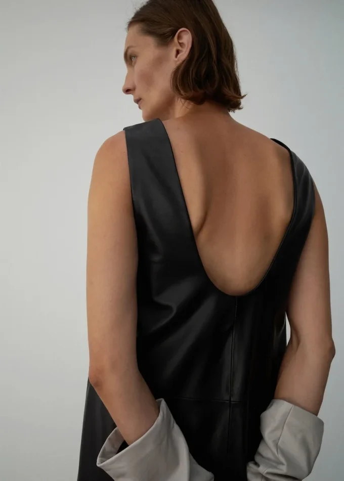 Midikleid aus 100 % Leder Midikleid aus 100 % Leder