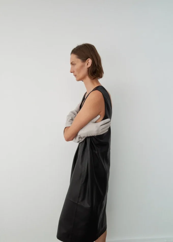Midikleid aus 100 % Leder Midikleid aus 100 % Leder