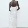 Midikleid mit drapiertem Ausschnitt Midikleid mit drapiertem Ausschnitt