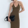 Midikleid mit Rückenausschnitt Midikleid mit Rückenausschnitt