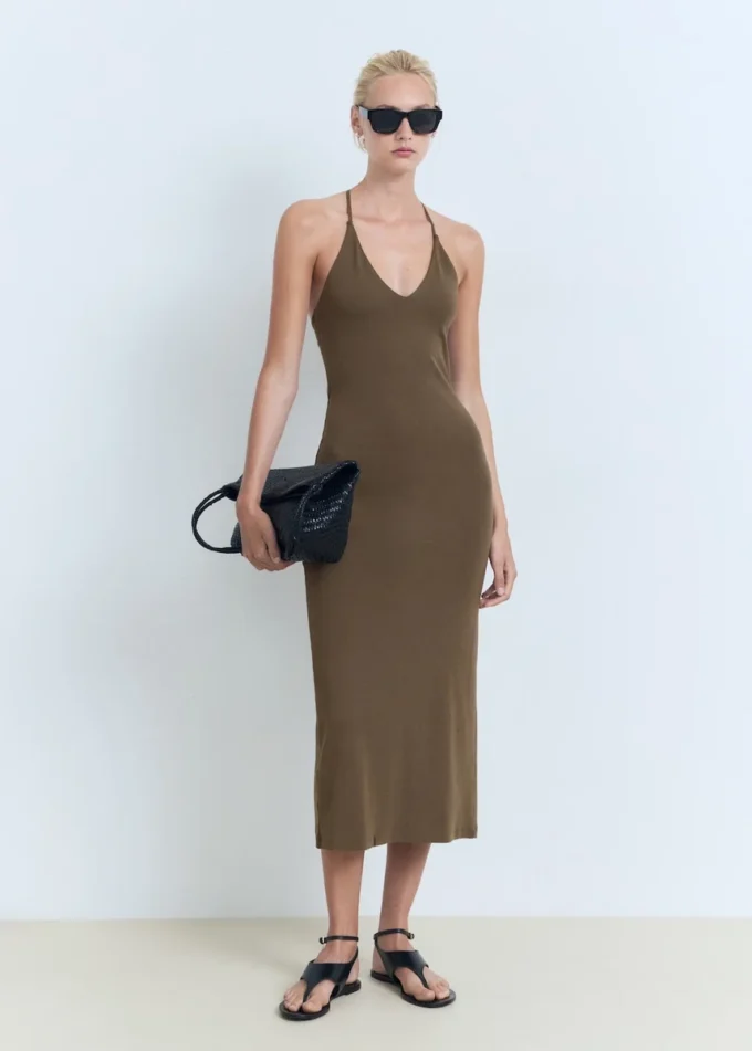 Midikleid mit Rückenausschnitt Midikleid mit Rückenausschnitt