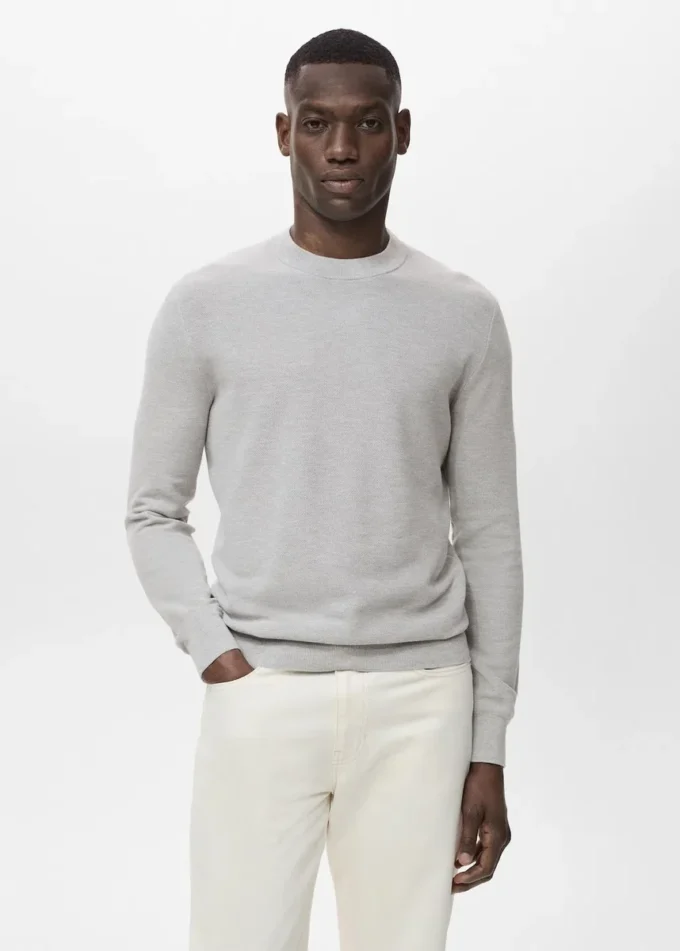 Mikrostrukturierter Baumwollstrickpullover Mikrostrukturierter Baumwollstrickpullover