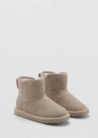 Mit Schaffell gefütterte Stiefeletten