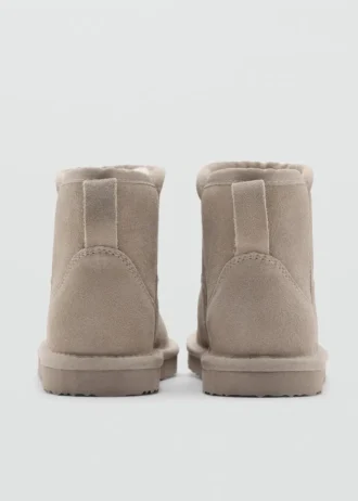 Mit Schaffell gefütterte Stiefeletten