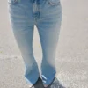 Mittlere Leibhöhe, ausgestellte Jeans Mittlere Leibhöhe, ausgestellte Jeans