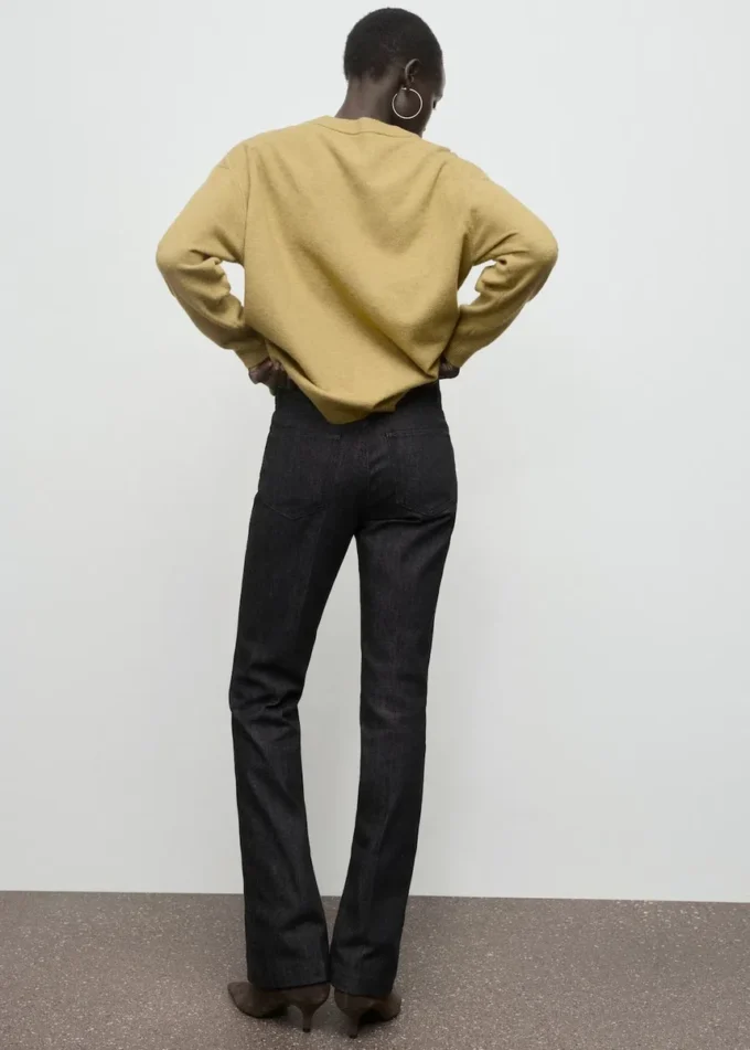 Mittlere Leibhöhe, ausgestellte Jeans Mittlere Leibhöhe, ausgestellte Jeans