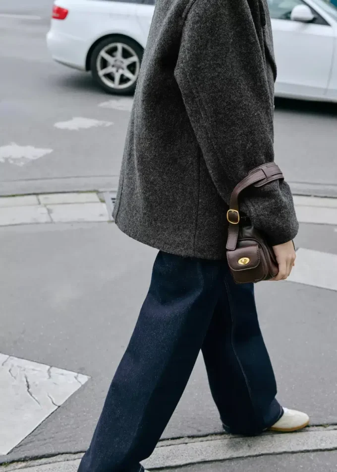 Mittlere Leibhöhe, gewaschene Barrel-Jeans