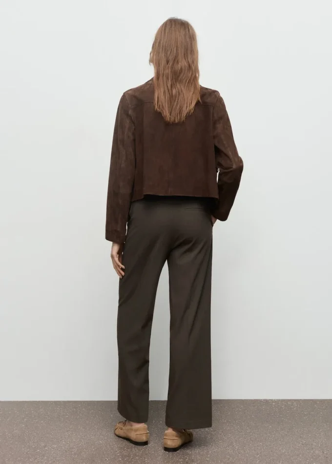 Mittlere Leibhöhe, verkürzte Hose mit geradem Bein Mittlere Leibhöhe, verkürzte Hose mit geradem Bein