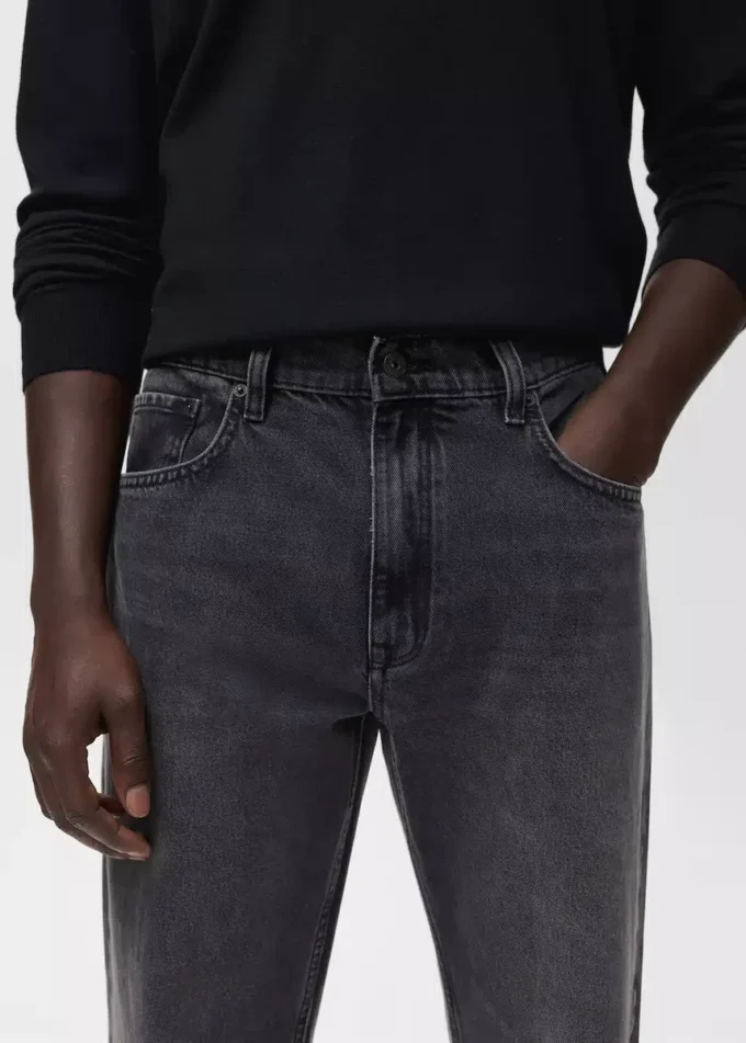 Moby Straight-Fit-Jeans in dunkler Waschung Moby Straight-Fit-Jeans in dunkler Waschung