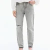 Mom-Fit-Jeans mit dekorativen Rissen Mom-Fit-Jeans mit dekorativen Rissen