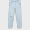 Mom-Fit-Jeans mit dekorativen Rissen Mom-Fit-Jeans mit dekorativen Rissen
