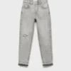 Mom-Fit-Jeans mit dekorativen Rissen Mom-Fit-Jeans mit dekorativen Rissen