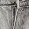 Mom-Fit-Jeans mit dekorativen Rissen Mom-Fit-Jeans mit dekorativen Rissen